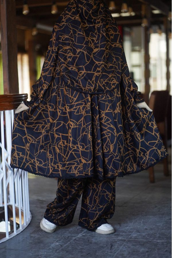 WhatsApp_Image_2025_05_06_at_00_46_31_a3a4e619-600x900